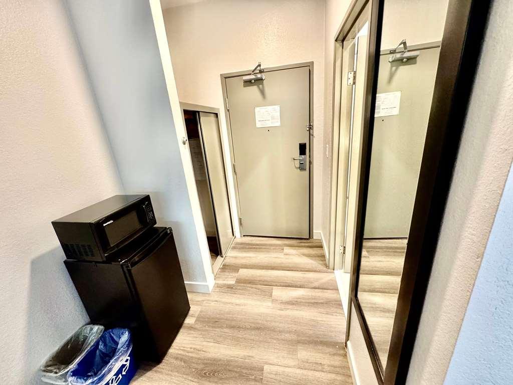 Baymont By Wyndham Richmond I-70 Hotell Rom bilde